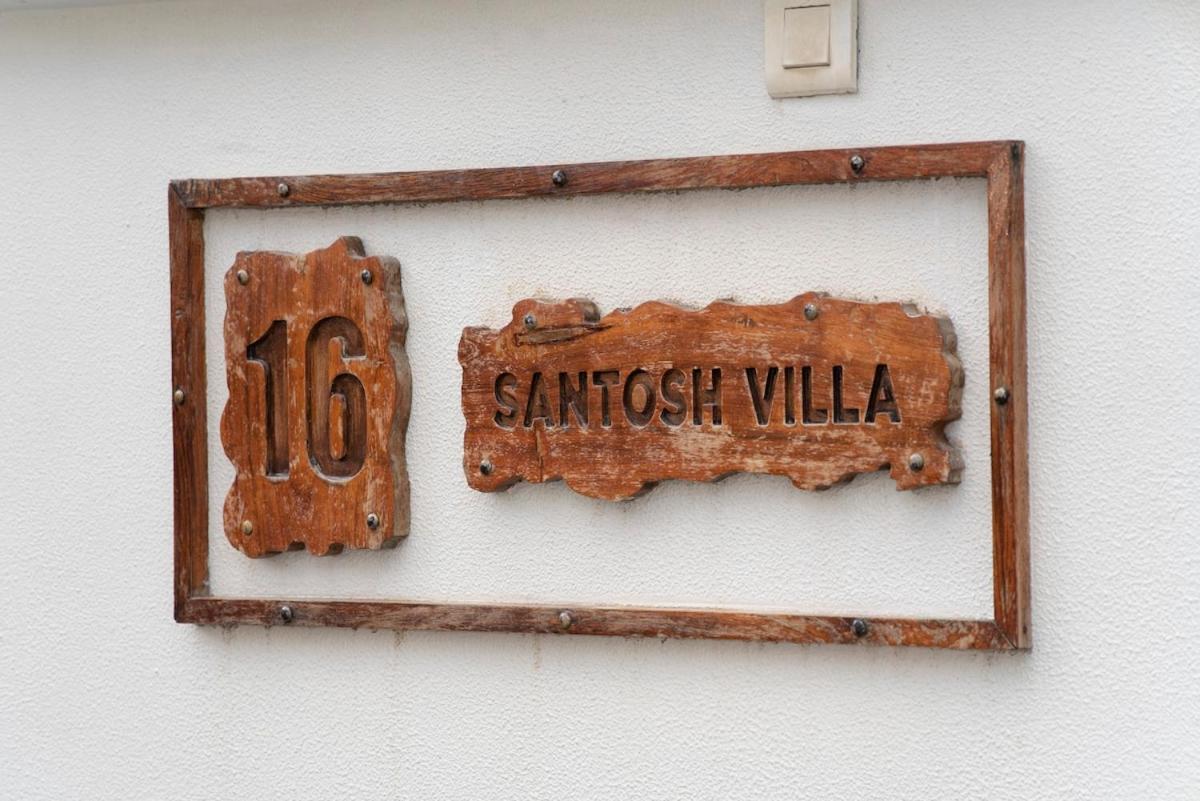 Santosh Villa - The House Of Antiques And Art 우다이푸르 외부 사진
